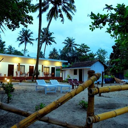 Marari Phoenix Beach Homestay Mararikulam Kültér fotó