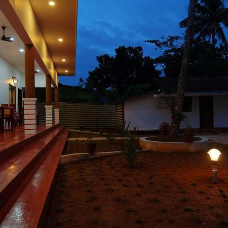 Marari Phoenix Beach Homestay Mararikulam Kültér fotó